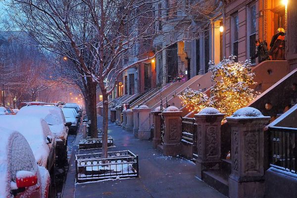 snow-brownstones-holiday-lights40.jpg