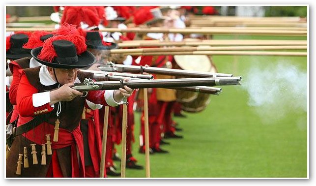 Musketeers-fire-matchlocks-with-pikemen-looking-on1.jpg