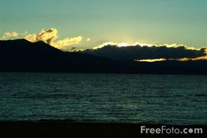 Sunset--Lake-Tahoe--California-USA_web_small.jpg